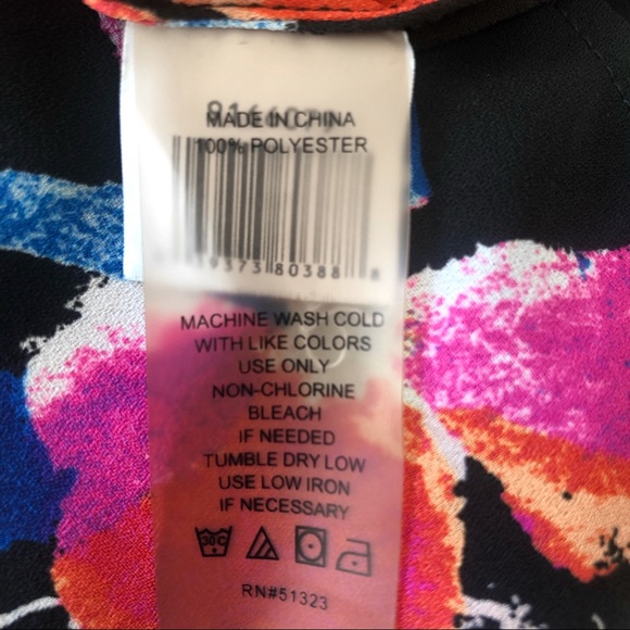 Vince Camuto - Floral Sleeveless Peplum Top - Picture 11 of 11